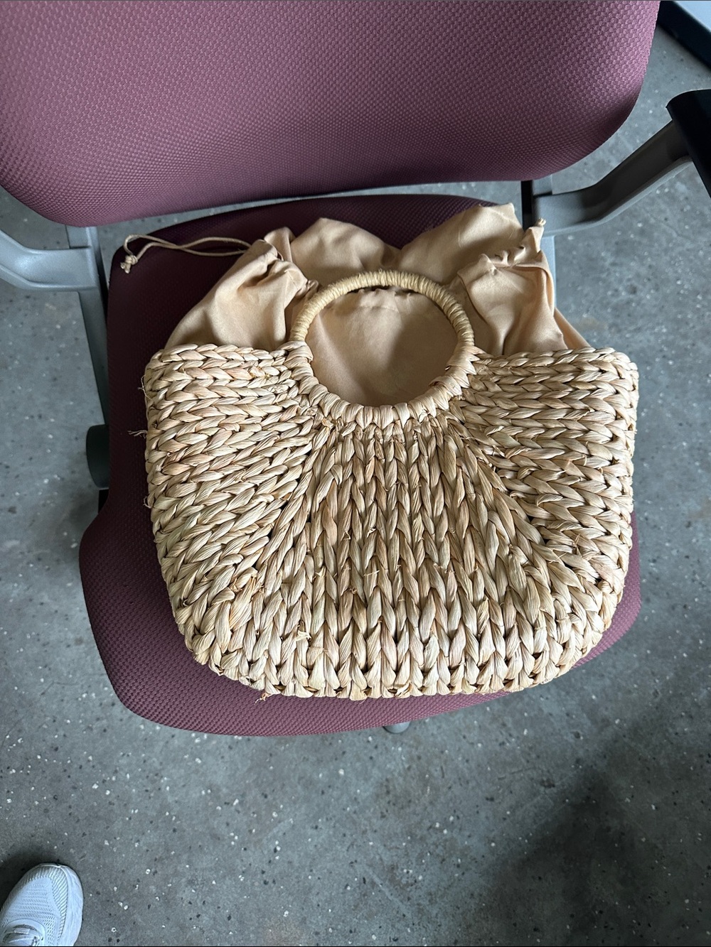 Natural Straw Circle-Handle Tote Bag - Beige